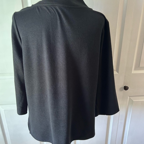 New shirt Investments woman’s size medium black top - Picture 2 of 5